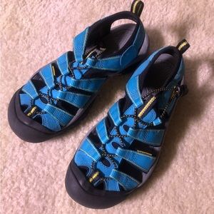 KEEN Women’s Size 9.5 Blue/Grey Outdoor Waterproof Hiking Closed Toe Sandals